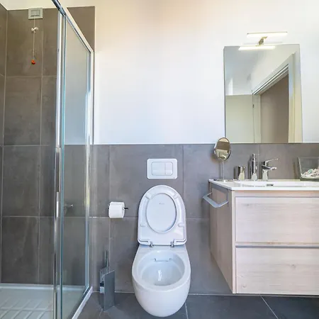 Baia Di Piona Apartment