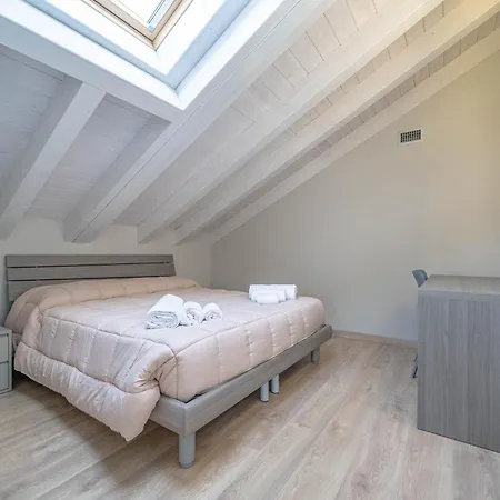 Baia Di Piona Apartment Colico